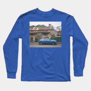 Timeless Sydney Charm: Modern Blue Car and Historic Sandstone House Long Sleeve T-Shirt